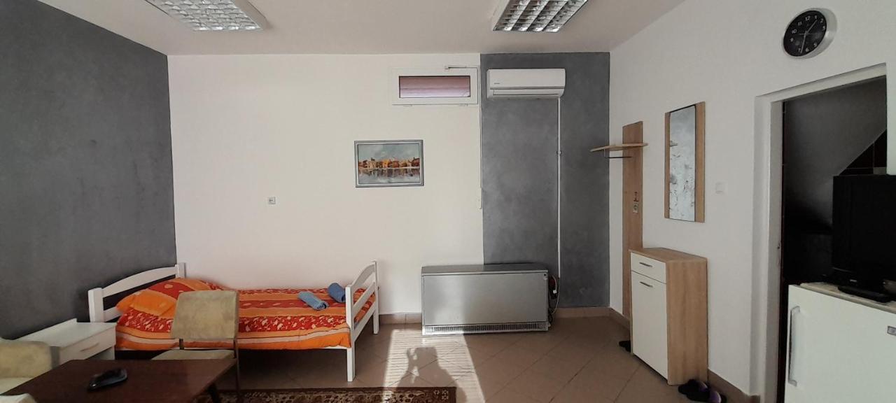 Privatan Smestaj Knjazevac Buitenkant foto